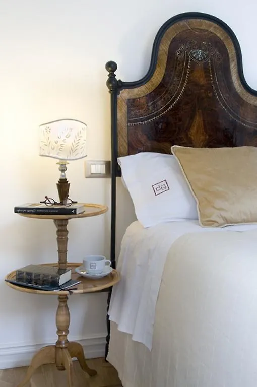 לצ'ה Palazzo De Giorgi B&B לינה וארוחת בוקר