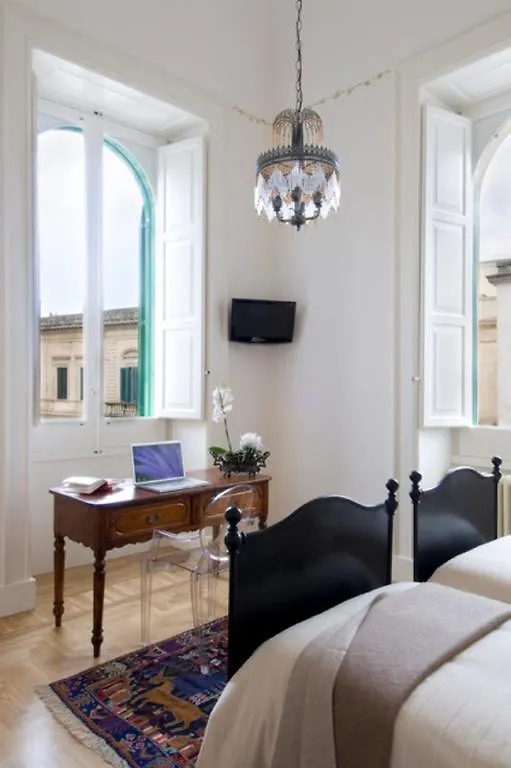 ***** לינה וארוחת בוקר לצ'ה Palazzo De Giorgi B&B איטליה
