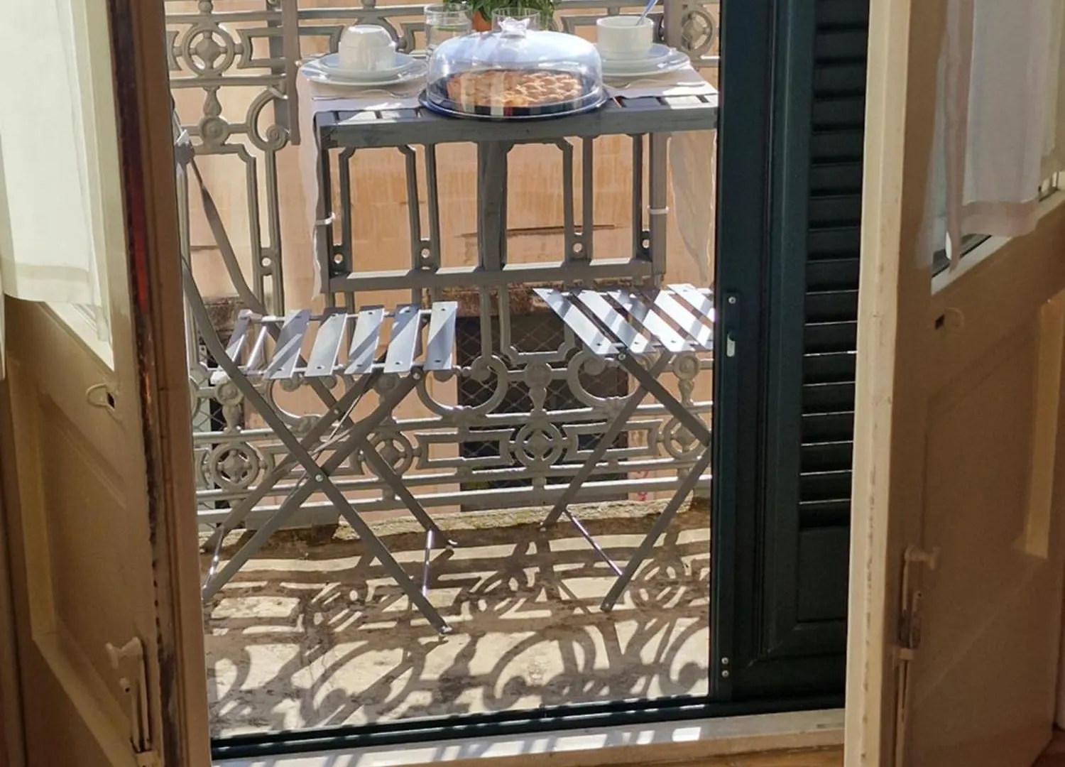לצ'ה Palazzo De Giorgi B&B לינה וארוחת בוקר